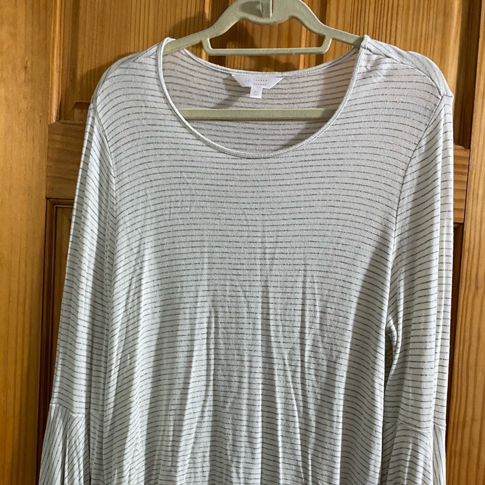 Lauren Conrad White and grey bell sleeved blouse